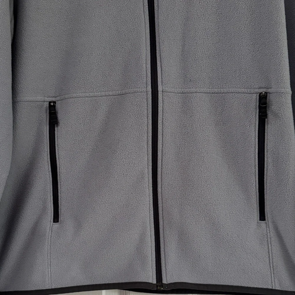 The North Face Men's Large TKA Fleece full zip Lightweight Jacket Gray